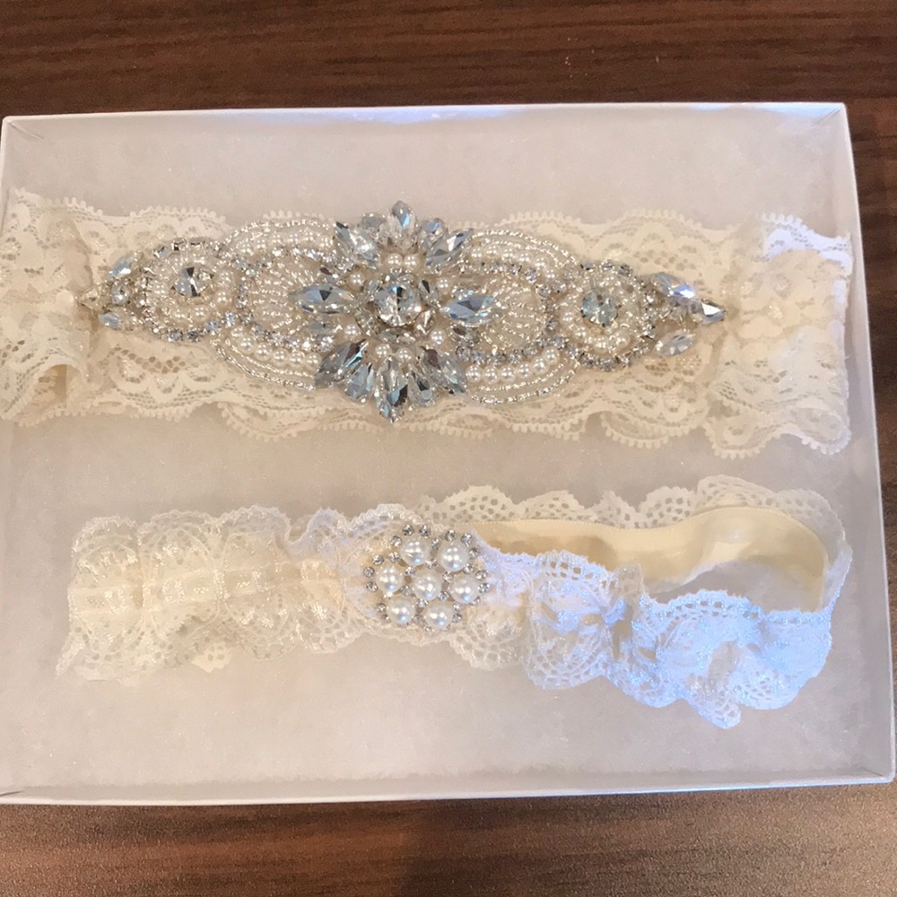 Bridal garter